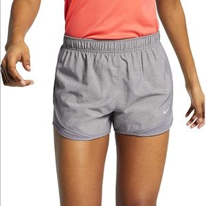 NIKE NWOT Women Tempo Running Shorts XXL